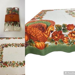 Thanksgiving Turkey Tablecloth and Napkins Set